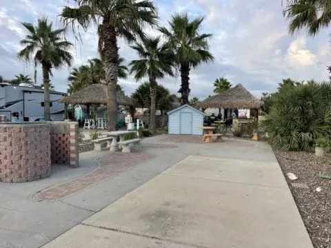 623_4921_1200px-480x360