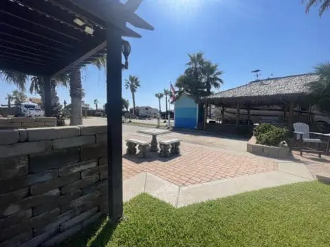 748_5029_1200px-480x360